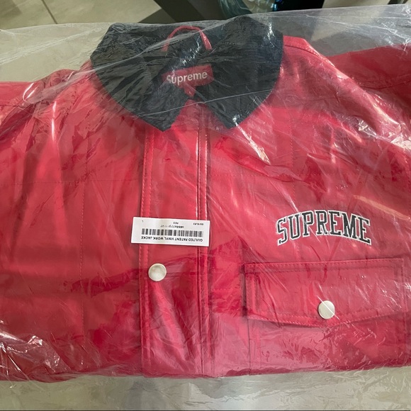SUPREME Red Jacket - Picture 7 of 8